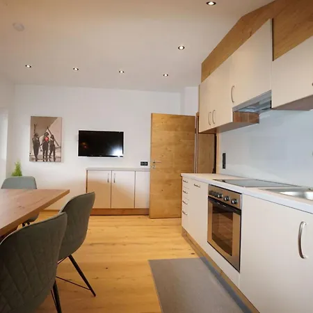 Holiday Apartment For 5 People Appartement Ried im Zillertal