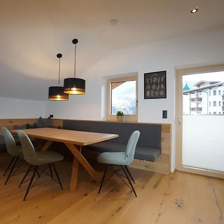 Appartement Holiday Apartment For 5 People *